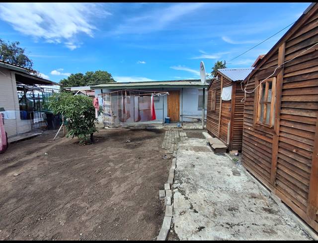 5 BEDROOM HOUSE FOR SALE IN OOS EINDE